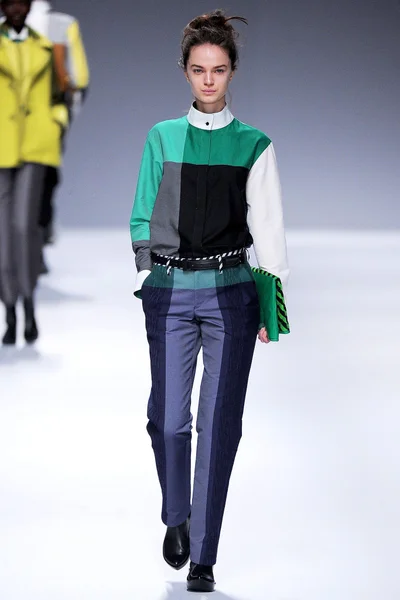 Look 8